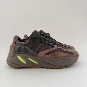 Yeezy 700 Mauve - Size 10 Men’s